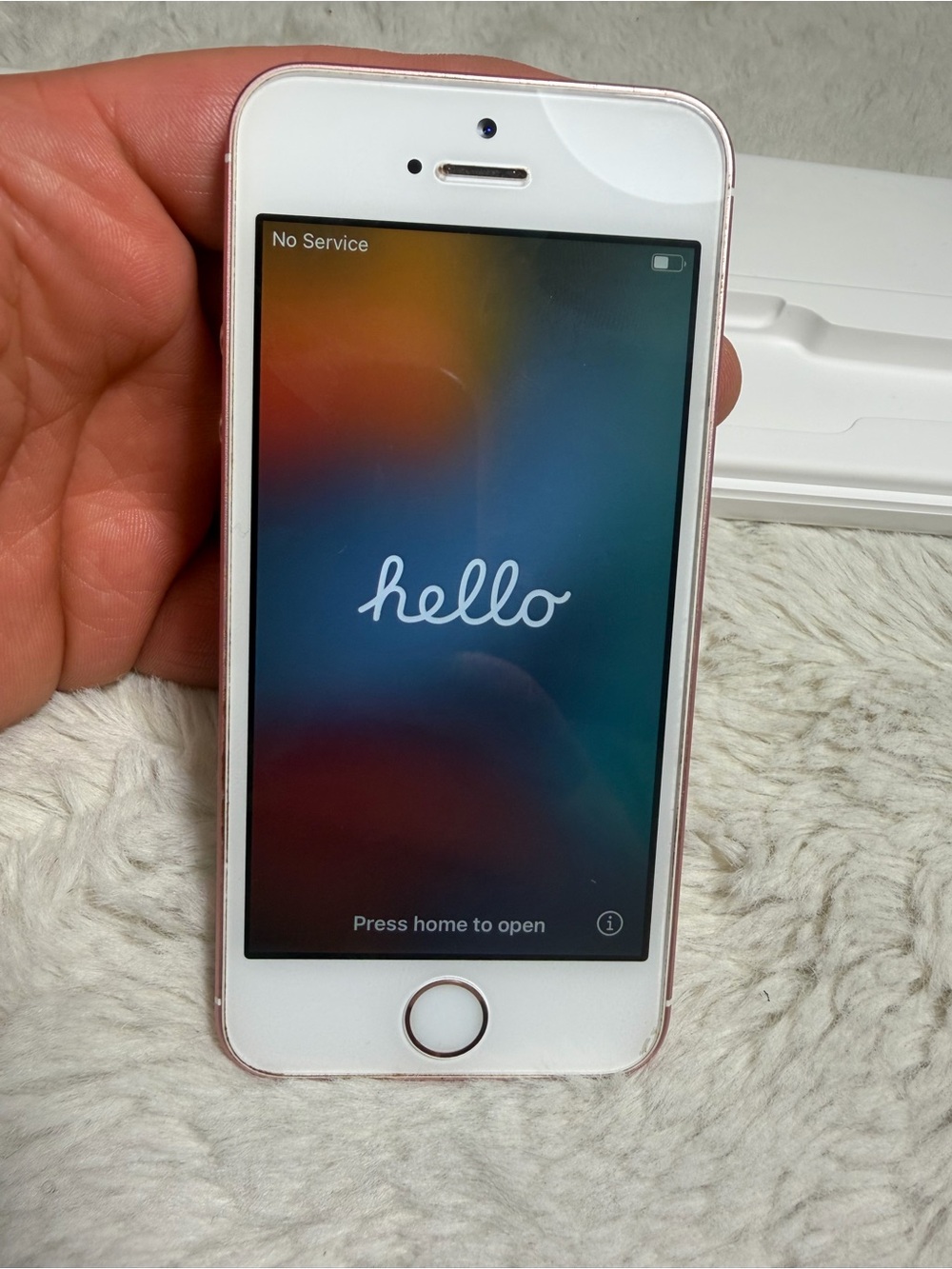 Apple iPhone SE (Rose Gold) - Compact Smartphone for parts or repairs